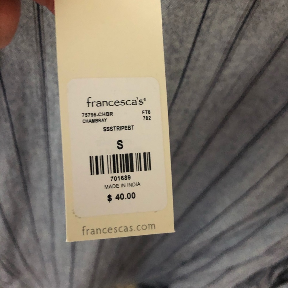 New with tags Francesca’s blue rain blouse - Picture 3 of 4